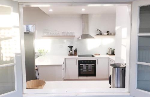 Woolloongabba Casa | 4 bedroom house - Walk to Southbank