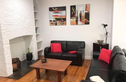Woolloongabba Casa | 4 bedroom house - Walk to Southbank