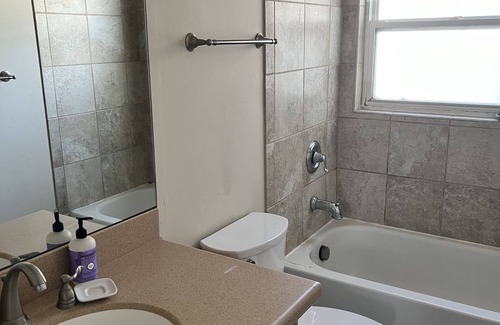 Greater Northdale Casa | 4 Bedroom House with a Pool! 15 minutes from the TPA Airport!