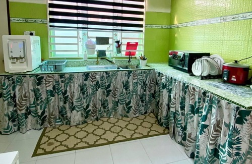 Kampung Bukit Rangin Casa | 4-bedroom house with WiFi,Netflix & AC