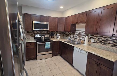 Dupont Casa | 4 Bedroom house within 10 minutes of Downtown Denver! Full house with yard.