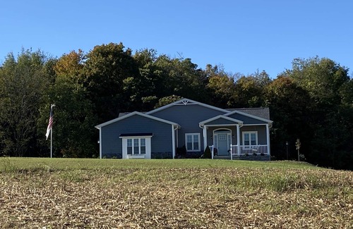 Bellefontaine Casa | 4-Bedroom in Lower Level with Hot Tub & Kitchenette