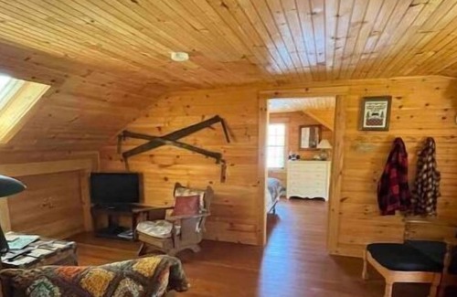 Windham Cabaña | 4-bedroom Lake-Front Cottage