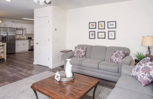 Leesburg Casa | 4-bedroom lakefront house in charming Leesburg with WiFi, AC.Enjoy your stay