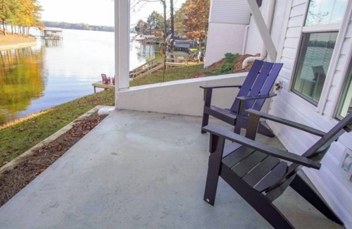 Leesburg Casa | 4-bedroom lakefront house in charming Leesburg with WiFi, AC.Enjoy your stay