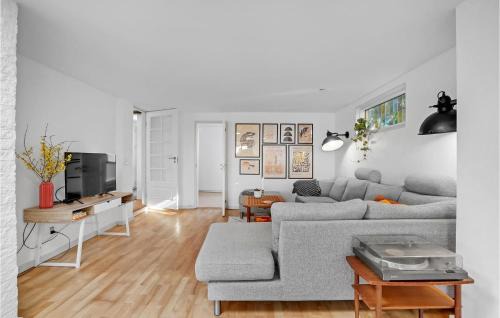 Vaeggerlose Casa | 4 Bedroom Lovely Home In Væggerløse
