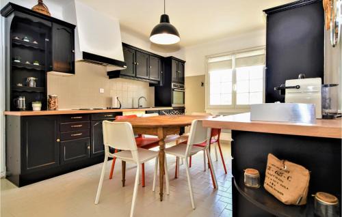 Bellegarde Casa | 4 Bedroom Lovely Home In Bellegarde