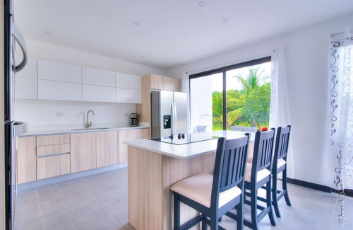 Jacó Casa | 4-bedroom luxury house in peaceful Mistico Quebrada Amarilla with WiFi, AC
