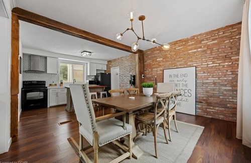 Kitchener Casa | 4 Bedroom Luxury House, Free Parking, LRT, Kitchener Downtown, near Chicopee SKI