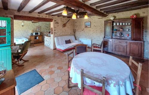 Mont-Saint-Jean Casa | 4 Bedroom Nice Home In Mont-Saint-Jean