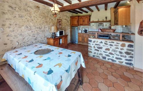 Mont-Saint-Jean Casa | 4 Bedroom Nice Home In Mont-Saint-Jean