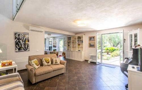 Ragusa Casa | 4 Bedroom Nice Home In Ragusa