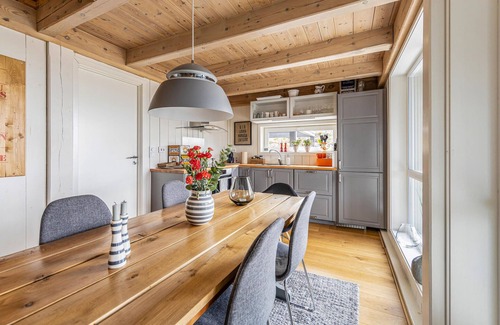 Aure Casa | Bonita casa en Tustna con cocina