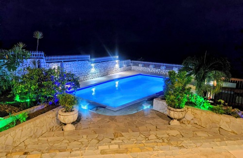 Pelican Key Villa | Villa privada de lujo Pelican Key con vista panorámica del mar Caribe