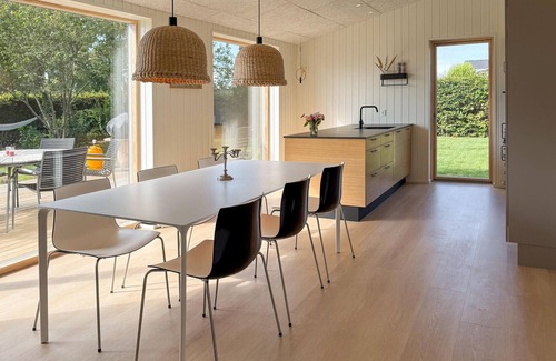 Ronde Casa | 4 bedroom pet friendly home in Rønde