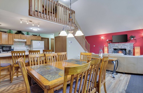 Pocono Lake Chalet De Esquí | 4 Bedroom Pocono Escape!