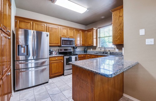 Irving Casa | 4 Bedroom & Pool: Great Irving Location close to attractions