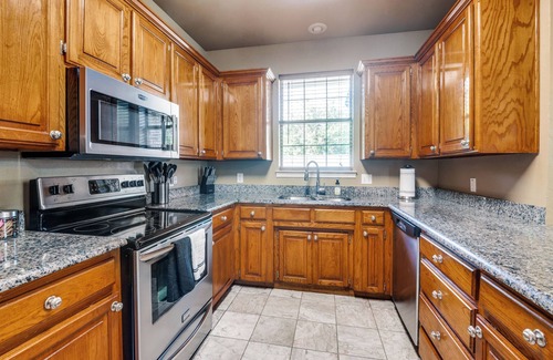 Irving Casa | 4 Bedroom & Pool: Great Irving Location close to attractions