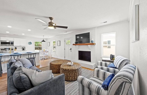 Myrtle Beach Casa | 4 bedroom pool home 1 block from the Beach!