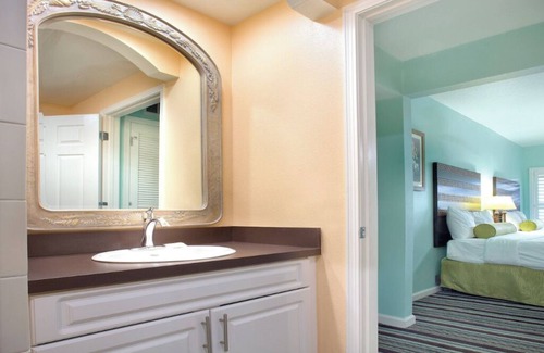 Florida Central Atlantic Coast Complejo | 4 Bedroom Presidential Condo, Sleeps 14, International Drive, Kingstown Reef!!