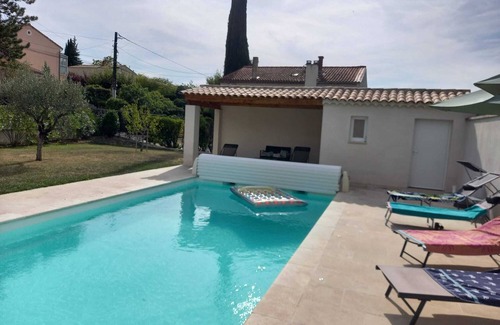Entrechaux Casa | 4 Bedroom Private vacation home in MalaucÃ¨ne