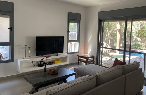 Pardes Hanna Karkur Casa | 4 bedroom retreat with a pool in heart of Israel