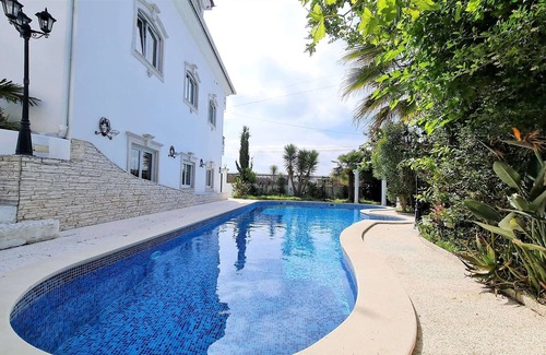 Arnal Casa | 4 Bedroom Residence at Villa5☆ (10-15 Guests)