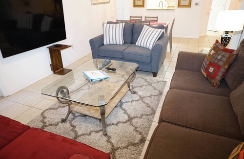 Florida Central Atlantic Coast Complejo | 4-bedroom resort in charming Winter Garden with AC