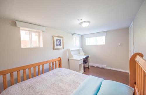 Burnaby Casa | 4 Bedroom Semi-basement Suite in Burnaby Metrotown