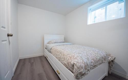 Burnaby Casa | 4 Bedroom Semi-basement Suite in Burnaby Metrotown