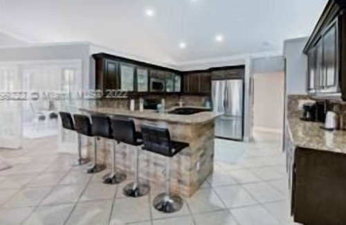 Davie Apartamento | 4 Bedroom Single family 437918 by Houzlet
