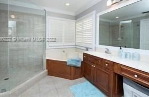 Davie Apartamento | 4 Bedroom Single family 437918 by Houzlet