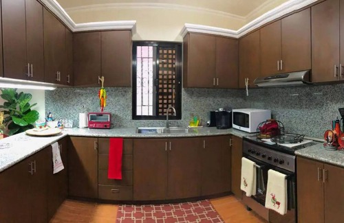 Badoc Cama Y Desayuno | 4 bedroom Spanish inspired guesthouse