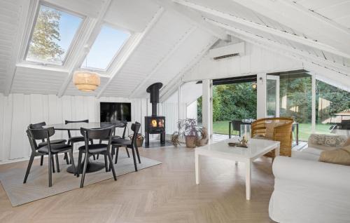 Holloselund Casa | 4 Bedroom Stunning Home In Tisvildeleje