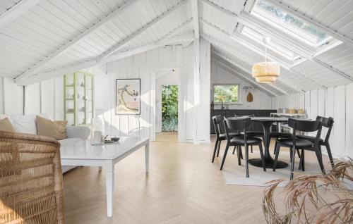 Holloselund Casa | 4 Bedroom Stunning Home In Tisvildeleje