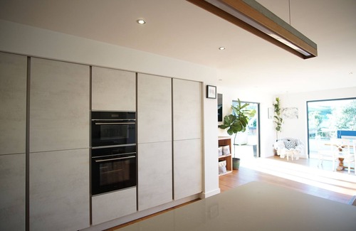 Newquay Casa | 4-Bedroom Stunning Holiday Home In Newquay Sauna, Ice Bath, Hot Tub & Gym.