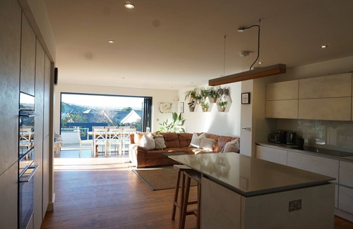 Newquay Casa | 4-Bedroom Stunning Holiday Home In Newquay Sauna, Ice Bath, Hot Tub & Gym.