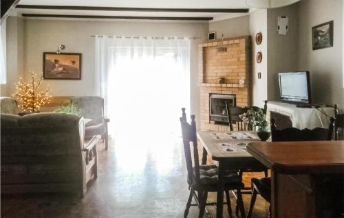 Drawno Casa | 4 Bedroom Stunning Home In Dominikowo