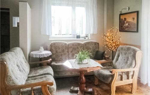 Drawno Casa | 4 Bedroom Stunning Home In Dominikowo