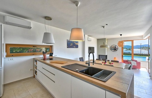 Turanj Casa | Impresionante casa de 4 dormitorios en.