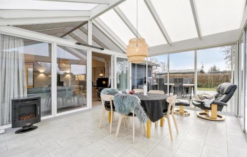 Haslevgarde Casa | 4 Bedroom Stunning Home In Hadsund