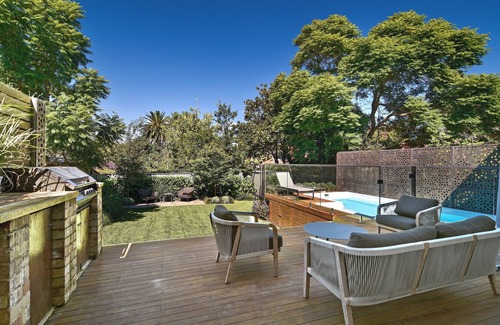 Middle Cove Casa | 4 bedroom stylish house, pool, opposite park