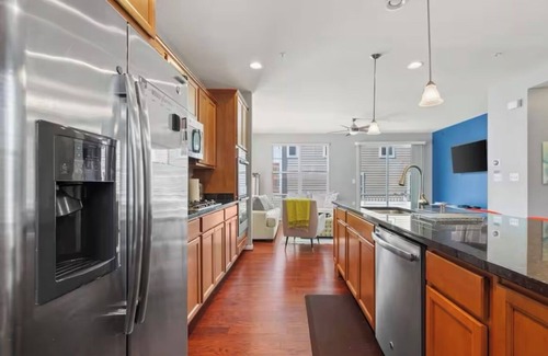 Northeast Casa | 4-bedroom townhome in amazing Washington with AC, WiFi