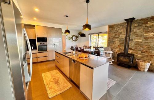 Howrah Casa | 4-Bedroom Two-Storey House With Views, Near Beach
