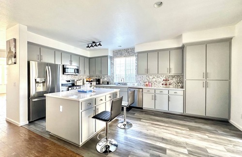 Stockton Casa | 4-bedroom vacation home just 10 minutes to University of the Pacific