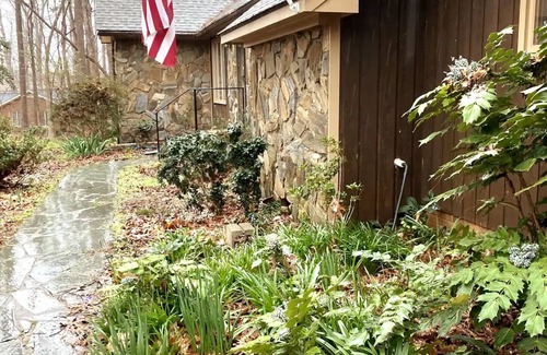 Raleigh Casa | 4-bedroom vacation home 17 minutes from North Carolina State University