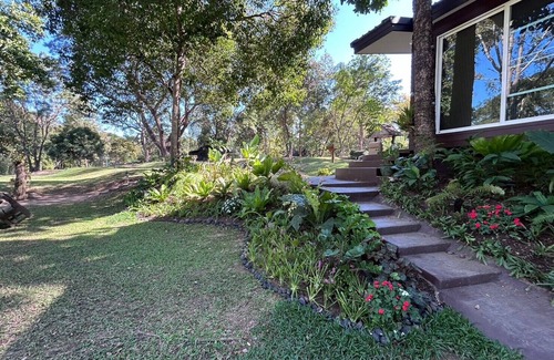 Ban Luang Cabina | 4 Bedroom Vacation Resort Home by Doi Inthanon National Park