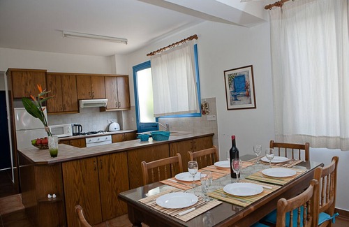 Kissonerga Villa | Villa de 4 dormitorios, cerca de la playa