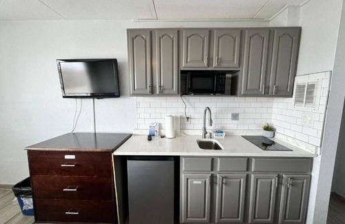 Wildwood Villa | 4-bedroom villa in serene Wildwood with WiFi all 4 units