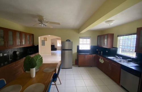 Callendar Casa | 4-bedroom villa in wonderful Oistins with pool